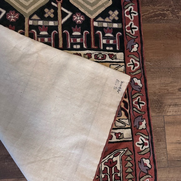 Geometric Patterned Area Rug - Picture 3 of 4